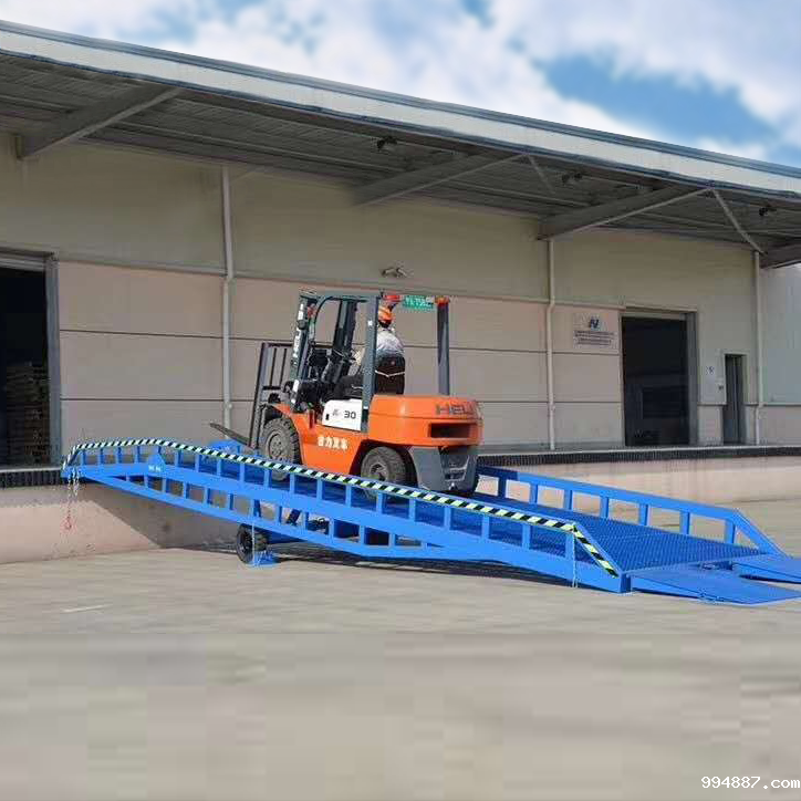 高效安全的桅柱式1946伟德助力车站清洁作业